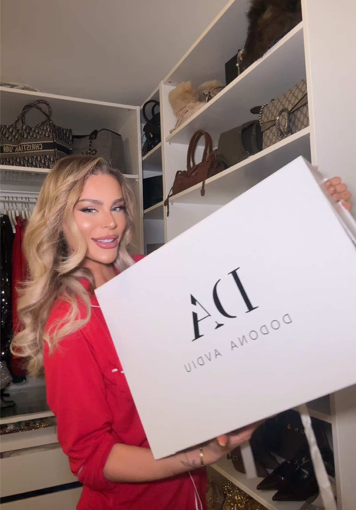 Grwm per vitin e riiii 🥹💕✨ @dodonaavdiuofficial #fyp #outfitideas #outfitinspo #nye #dresses #albanian 