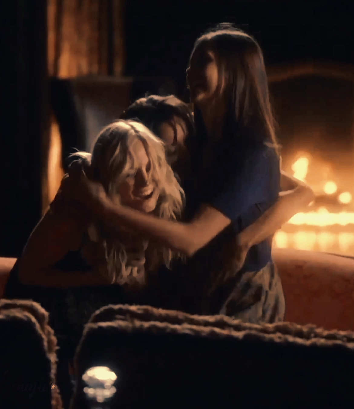 I love their friendship sm🙏 || HAPPY NEW YEAR YALL💗 || scp: aetvd on insta / ac: @reavesaudios || #barolena #elenagilbert #elenagilbertedit #carolineforbes #carolineforbesedit #bonniebennett #bonniebennettedit #friendship #thevampirediaries #tvdedits #fyp #newyear #viral 