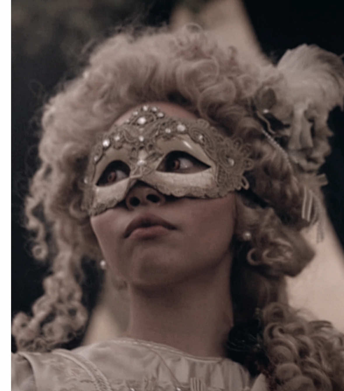 lestats slow turn around LMFAOO // last edit of the yearrrr  [ac drkarrow cc @szliux spc sirenscenes] #claudiaiwtv #baileybass #iwtv #iwtvedit #interviewwiththevampire #iwtvamc #fyp #trending  (ORIGINAL CONTENT)