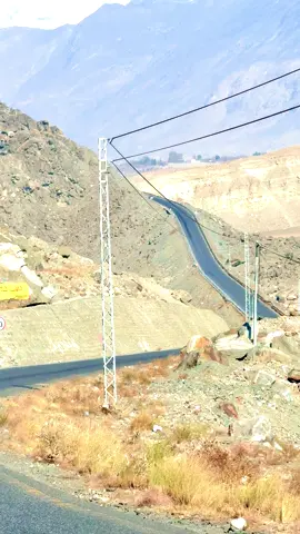 Beautiful KKH 🔥❤️ Weekly Trips ki Details ky lia Insta Ya Whatsaap Pay Rabta Kijyay. Group our Families ky Lia Special offer 4 Seats Book karain 1 Seats Mukammal Free. 8 Din 7 Din 5 Din Hunza Skardu Ky Trips Har Friday Lahore sy Departure Karta ha. #gbtourism #gbtourismclub #gbtc #jumailkhokhar #pakistan #foryoupage #foryoupage #foryou #foryoupageofficiall #skarduvalley #hunza_valley #swat #kashmir #tourism #hazaramotorway #viralvideo #viralclip #all #nature #vehical #sajidsadpara #mountains #skardu #viralreels