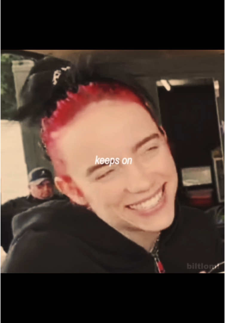 happy new year!!! i love billie sm #billieeilish #xyzabc #makethisviral #foryou #trend i knew theres a mistake plz ignore it capcut was being annoying (this is also horrible but its something)@BILLIE EILISH 