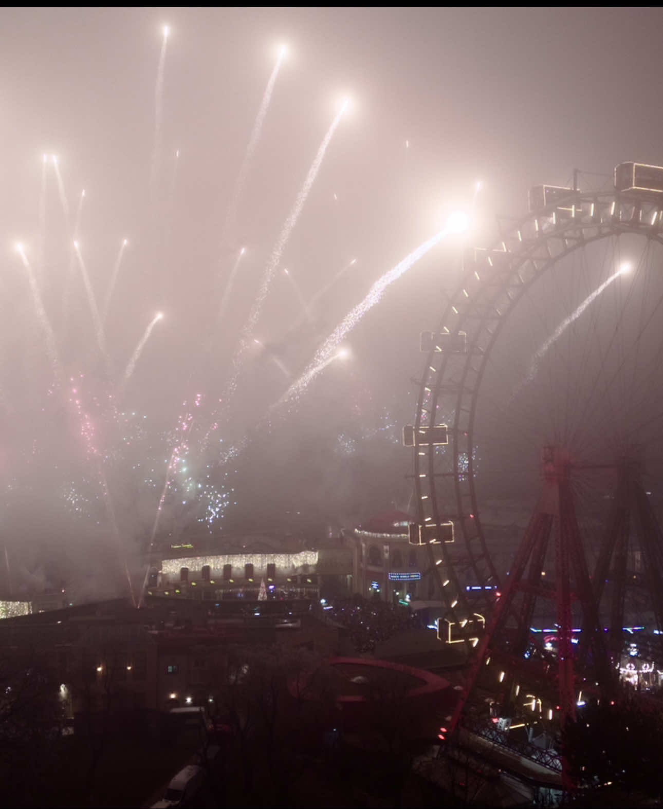 Happy new year 🎊🎆  2025 #newyear #2025  #firework #fireworks #fireworks2025  #vienna #austira🇦🇹 #austria #wien #neujahr #neujahr2025  #prater #riesenrad #ferriswheel #drone #dronevideo #drone2025 