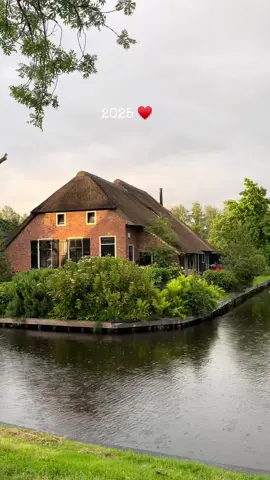 من هالعمر مره سنه مرور يوم💞#2025 #السنه_الجديده #2025 #مالي_خلق_احط_هاشتاقات #الشعب_الصيني_ماله_حل😂😂 #اكسبلووووورررر #ترند_تيك_توك_مشاهير #اكسبلووووورررر #مشاهير_تيك_توك_مشاهير_العرب #ترند 