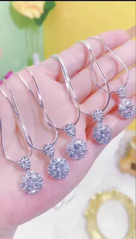 Dây chuyền full đá moi chỉ còn #149k chốt nhanh kẻo hết nha các chị