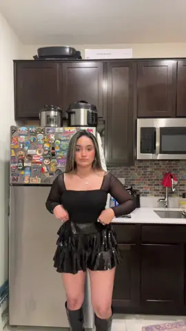 bien aesthetic con las ollas atrás🤭 #fyp #outfit 