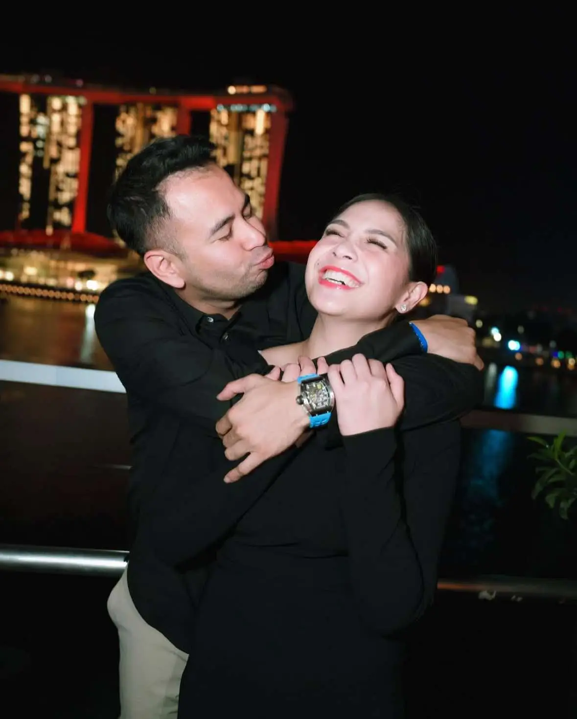 Happy new year Papa Raffi Mama Gigi 🥰 #raffinagita1717 #raffiahmad #nagitaslavina 