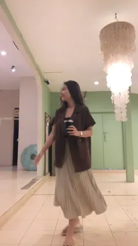 Check outfit ngantor terakhir di 2024✨ #outfit #outfitideas #blazeroutfit #rokplisket 