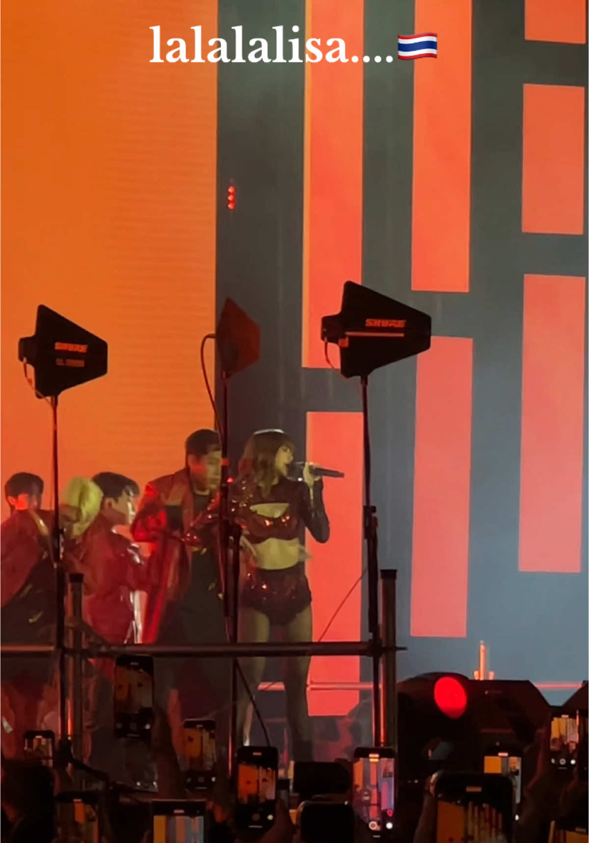 LISA Countdown Thai🇹🇭 2025 #amazingthailandcountdown2025  #lisa #lalalalisa #thailand #2025 