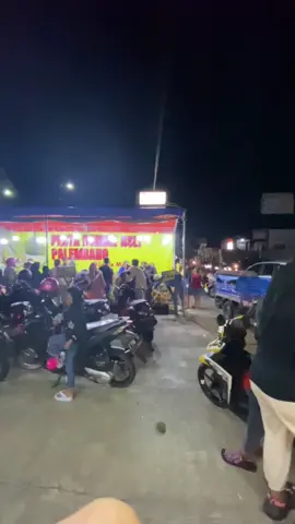 Mlm tahun baru ngabisin smpe buka jm 3 pgi👍😋