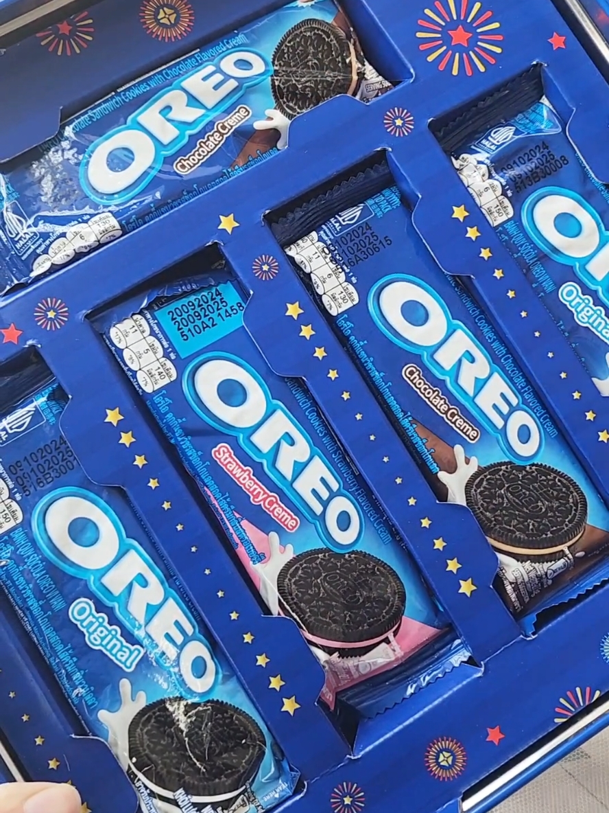 Hộp quà Tết bánh quy Oreo mix vị tặng kèm túi giấy #banhquyoreo #oreo #hopquatet #hopquatetoreo #oreosocola #oreovani #oreodau 