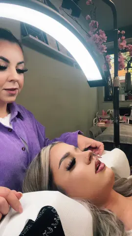 Primul video din 2025🎁 La multi ani! Sa nu uitati sa va spalati extensiile zilnic! #denisamustata #trendingvideo #lashesoftiktok #funnytiktok #cursgene #newyear @Alexandra @Deluxe studio by denisa m 