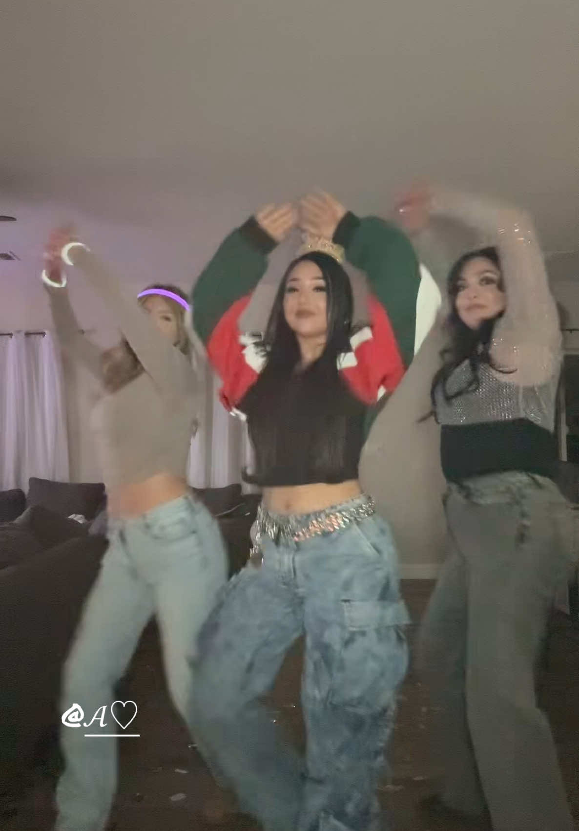 starting 2025 with good vibes ✨🥂