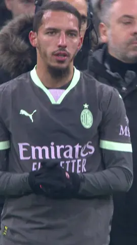 Isma 😍 is back  ❤️🖤 #bennacer #acmilan #milanroma #tiktokcalcio 