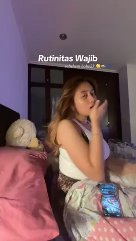 wajib sebelum bobo 💋💋💋 #stretchmarks #stretchmark #stretchmarkserum #stretchmarkoil #AntiRontok #PerawatanRambutRontok @Ciara Indonesia  ❗️FAKE BODY❗️❗️FAKE SITUATION❗️