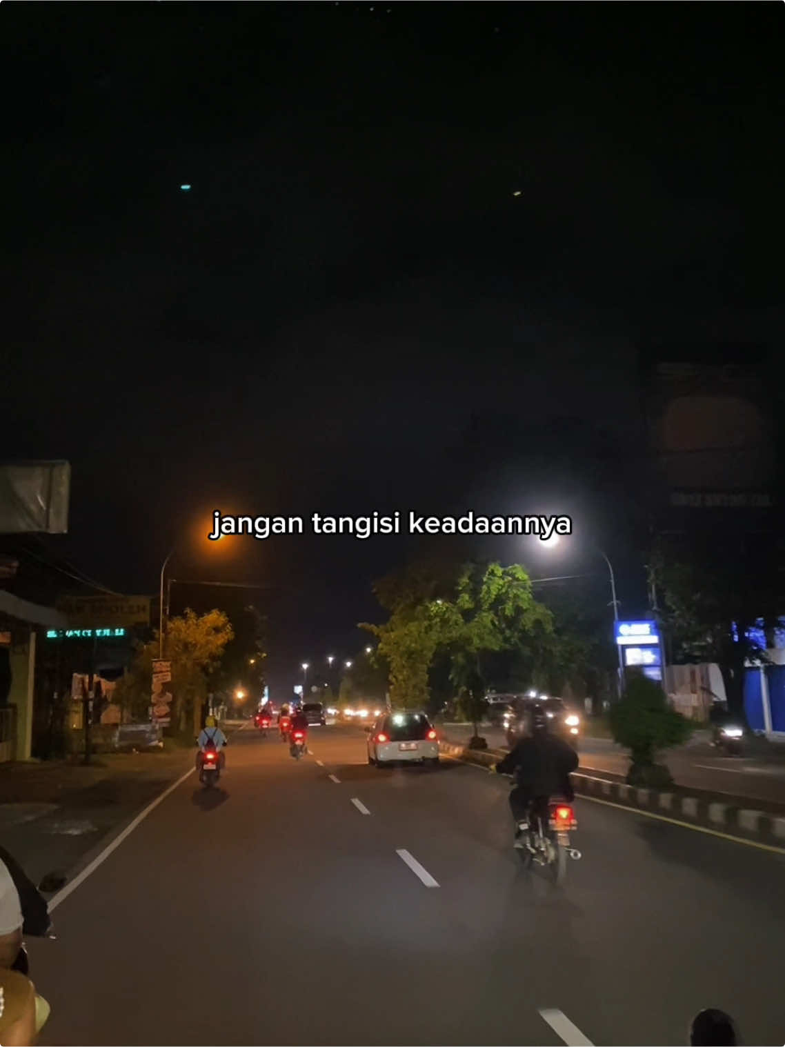 “jangan tangisi keadaannya” - - - #januari #gleenfredly #liriklagu #fyp #lnly 