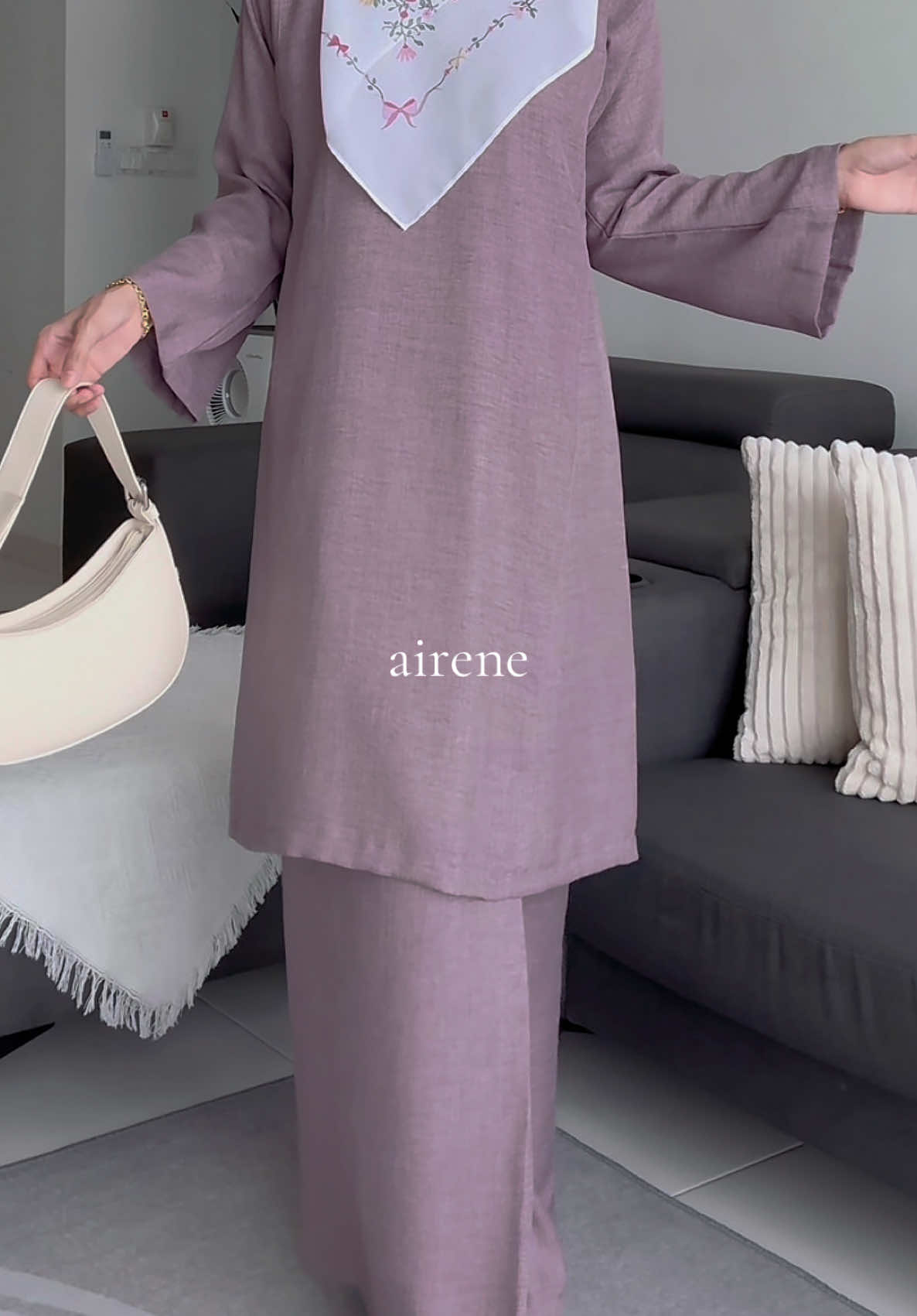 Cantik sangat cutting kurung pahang ni, material dia best sangat sejuk dan flowy. #bajukurung #kurungmoden #kurungpahang #bajuraya #fyp 