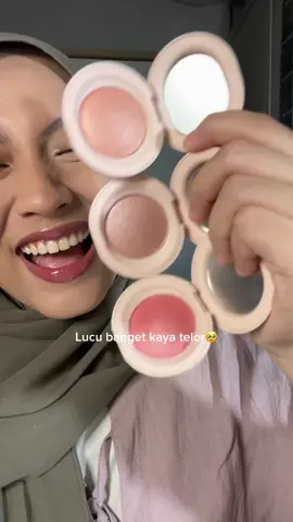 Radiant Sheen Blush and it’s magic😳✨ Pearlescent-sheen gives you the perfect “lit from within” look!💗 #cleya #radiantsheenblush #bakedblush #shimmeryblush #belilokal #fypシ゚viral 