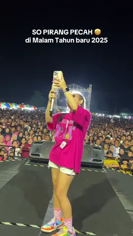 YG PUNYA LAGU ADA DI MANADO JADI CMA BISA LEWAT VC THXU BUAT TEMAN” YG SUDAH SUKA AFRILIA P LAGU🥰❤️ #ekspresikan2025 #manadopride🏝️🔥 #fyp #fyppppppppppppppppppppppp #forupage 