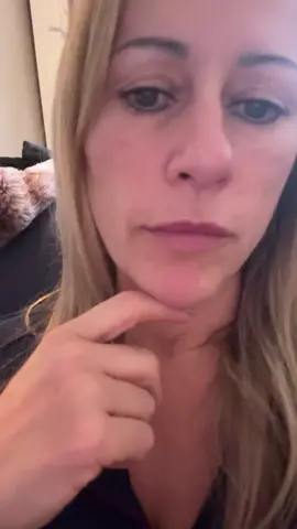 Bearded lady …… 🥴 #perimenopausia #peri #perimenopause #hotflush #hotflashes #menopause #menopausesleep #chinhair #beardedlady #hormonal #hormonalhair #hormonalhairgrowth 