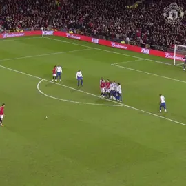 Cristiano Ronaldo’s free kick against Portsmouth is pure perfection—power, precision, and technique all in one ⚽️🐐