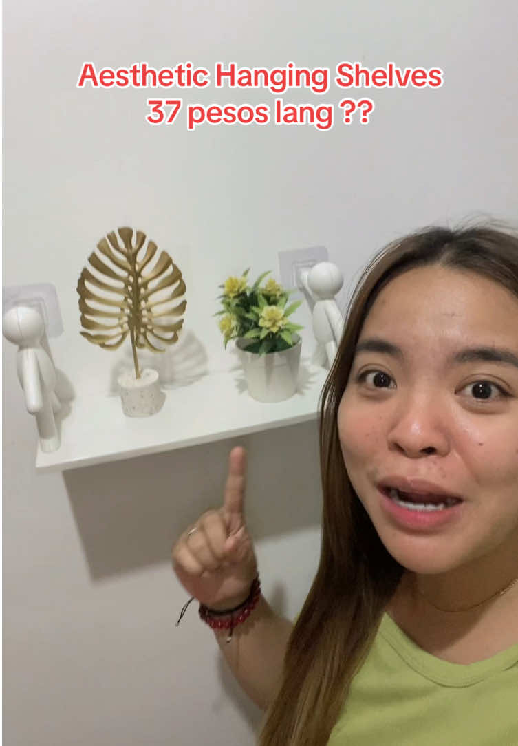 Super aesthetic naman nutong hanging shelves na nabili ko dito sa tiktok ! Self-adhesive na rin to kaya ididikit na lang ! #selfadhesive #selfadhesivehangingshelves #hangingshelves #wallshelves #walldecor #wallshelvesorganizer #homedecors #homedecor #organizer 