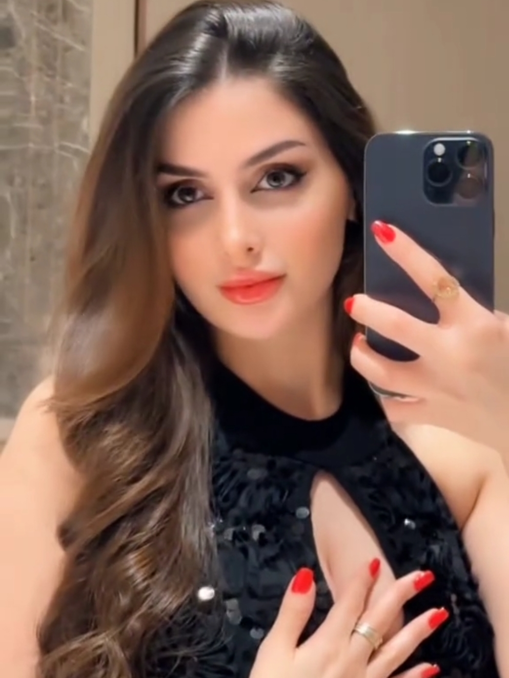 I congratulate everyone on the new year 2025! May this year be a good one for everyone! May all your dreams and intentions come true! I love each and every one of you! Once again, Happy New Year to everyone! 🤗🥳😇