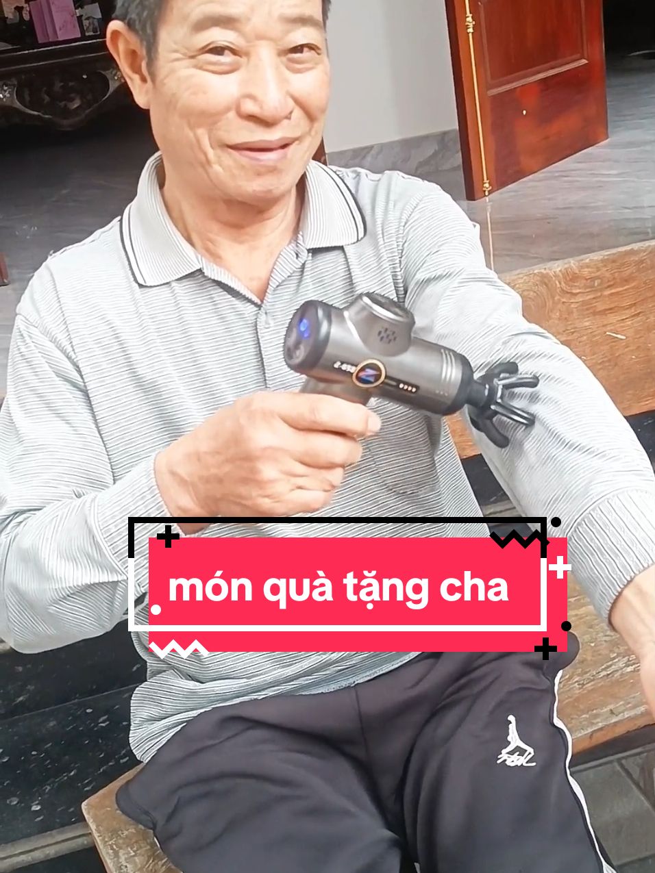 Món quà ý nghĩa dành tặng bố là máy massage cầm tay nhà Zlife 99 cấp độ giá hơn 200k #viral #maymatxacamtay #maymassagecovaigay #maymassagemini #maymassagecamtay #maymassage #monquacuacha #quatangcha #baohieu #chame #vuikhoemoingay #thugian #xuhuong 