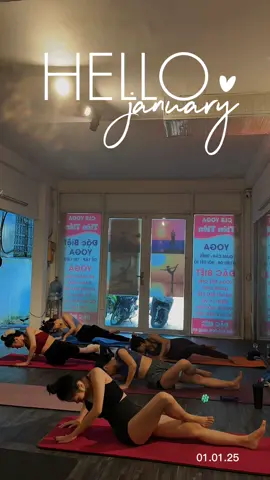 I'm ready for a brilliant 2025. 🫶🫶🫶🧘‍♀️🧘‍♀️🧘‍♀️💪💪 #yoga  #fitbody #welcome2025  🎉🎉