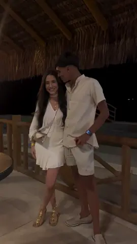 Começando o ano 🤍 @Jones Santana #pedidodenamoro #anonovo #casal 