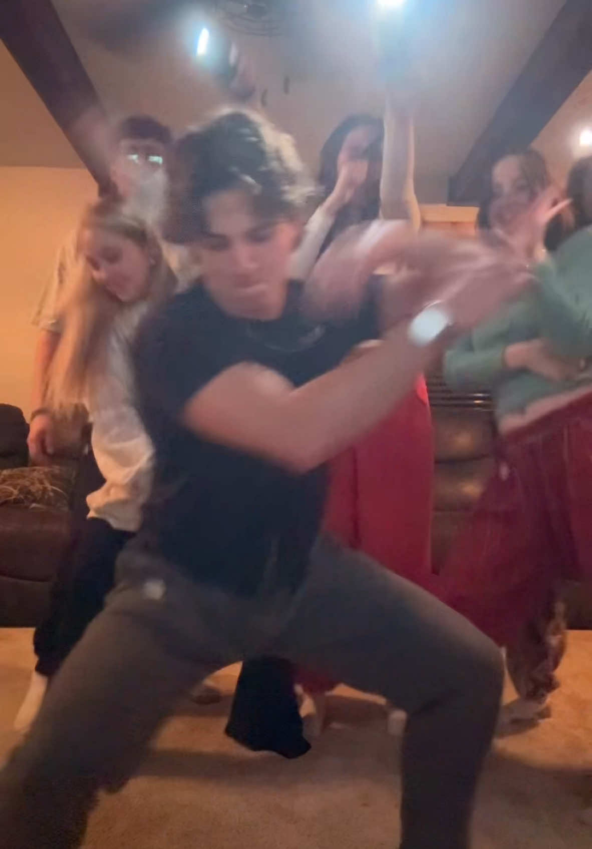 Boys stole the show ⭐️⭐️⭐️ #newyear #newyearseve #2025 #2024 #arianagrande #grande #getit #bittertaste #dance #groupchat #grouptiktok #grouptiktoktrends 