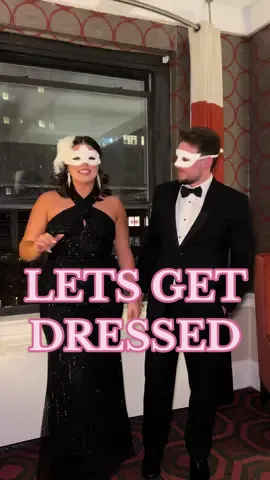 Let’s get dressed for a NYE masquerade ball🎭 #newyorkcity #newyearseve #nyc #newyork #newyears #masquerade #masqueradeball #mask #ball