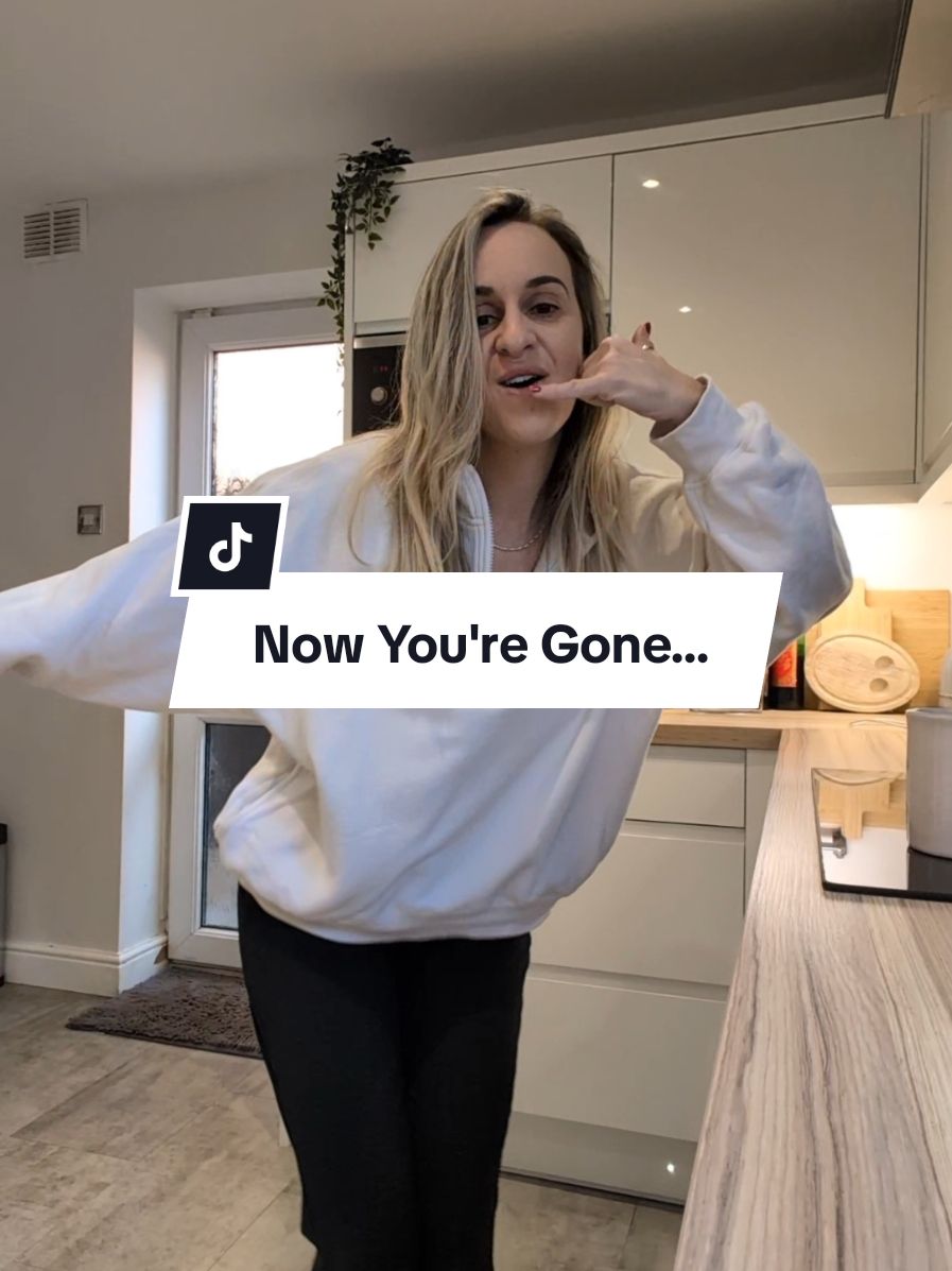 Got to love some Basshunter 🙌 #millennial #momtok #over35 #2025 #banger #tune 