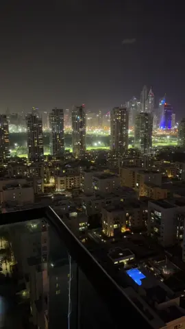 #dubai🇦🇪 #dubaibynight #balconyview 