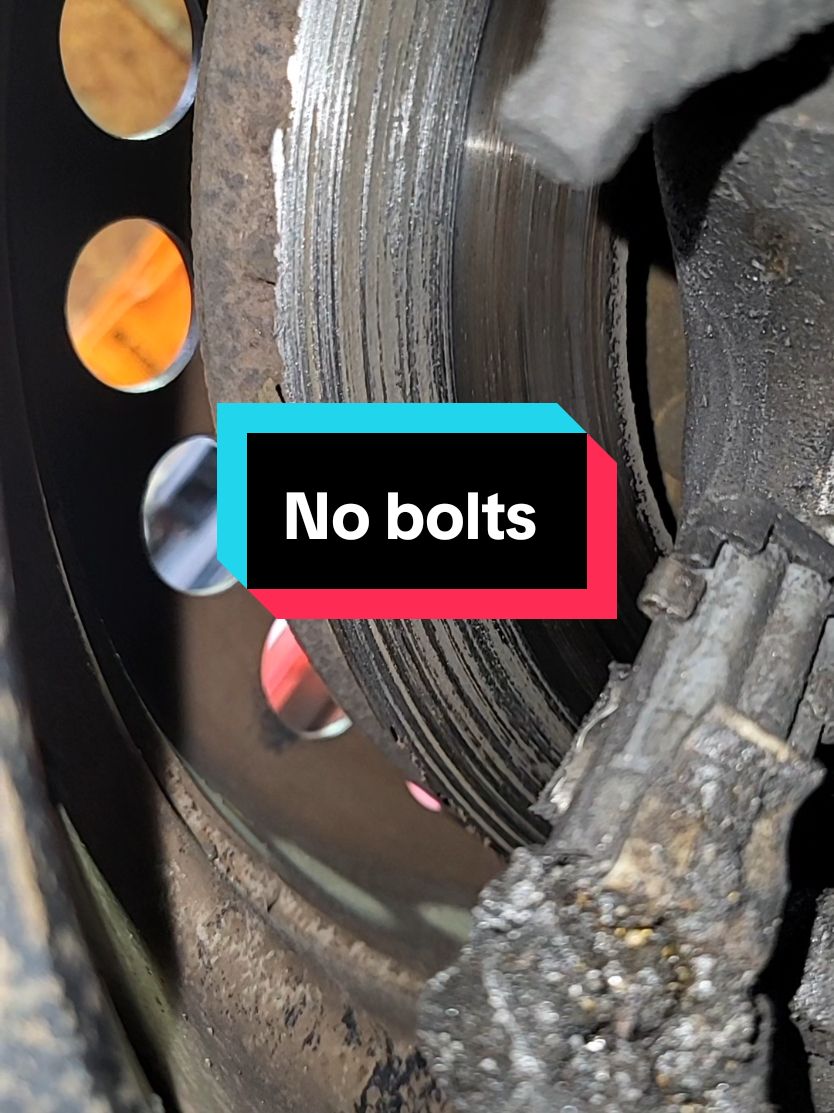 #problems #tire #shop #trucks #trucksoftiktok #trucktok #cartok #cars #car #carsoftiktok #mechaniclife #mechanic #automotive #automotivetechnician 