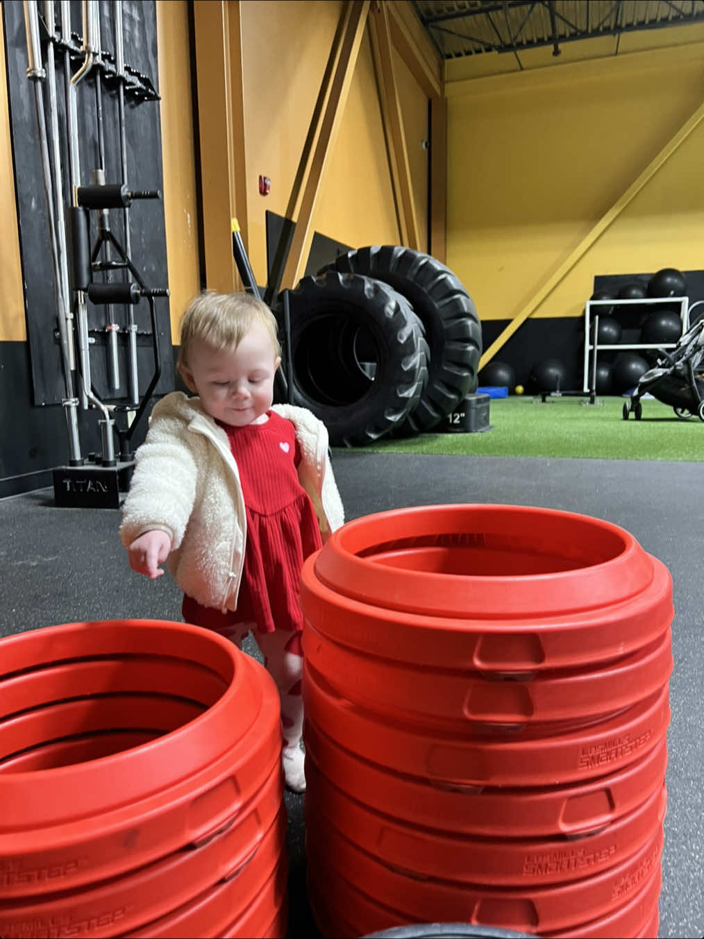 Loves the gym lol #sahm #GymTok #MomsofTikTok #gym #gymmotivation #workout #Fitness 