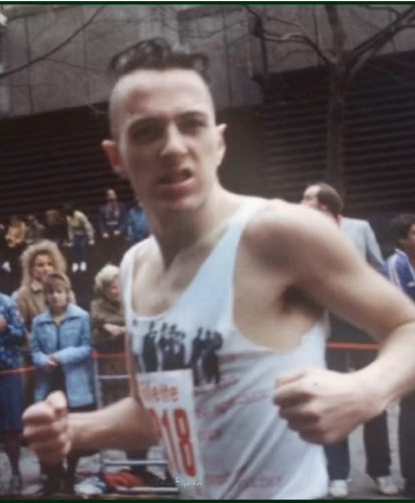 starting the year with an edit of the silliest #joestrummer #theclash #joestrummeredit #foryouu #fyp #likе #blowthisupforme #joestrummerforever #paulsimononedit #paulsimonon #mickjones #topperheadon #viraledit #londoncalling #70s #70smusic #punkrock #thefutureisunwritten 