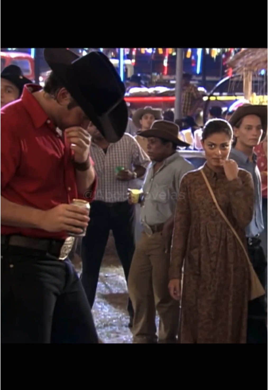 Creuza e Tião se esbarram  #tv #novelas #novelasdotiktok #novelasbrasileiras #viral #novelasdaglobo #fyp #novelasdosanos2000 #viva #novelasdas8 #valeapenaverdenovo #globo #novela #televisão #julianapaes #américa #americanovela #creuzaamerica #creuz