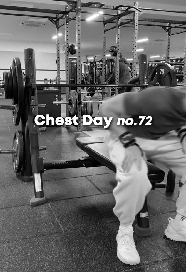 Chest day no.72 cut up • #GymTok #gymmotivation #fitnessmotivation #chestworkout #workout #weightlifting #chestday #GymLife #motivation #discipline #goals #gymlover 
