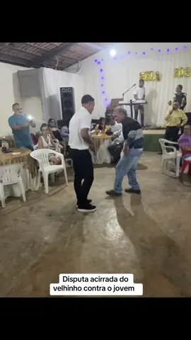 #forronotiktok #reveillon  Quem dançou melhor ? 🤣🤣 @Douglas Marques 