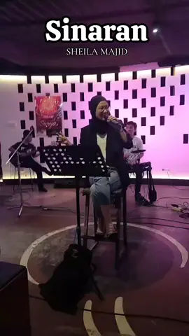 sorry gaes ya..libur lagi ngelipe nya .masih banyak kegiatan,insyallah secepatnya ngelipe lagi😁😁 #sinaran #sheilamajid #tiktok #livetiktok #pestakembangapi #tebingcafelamongan 