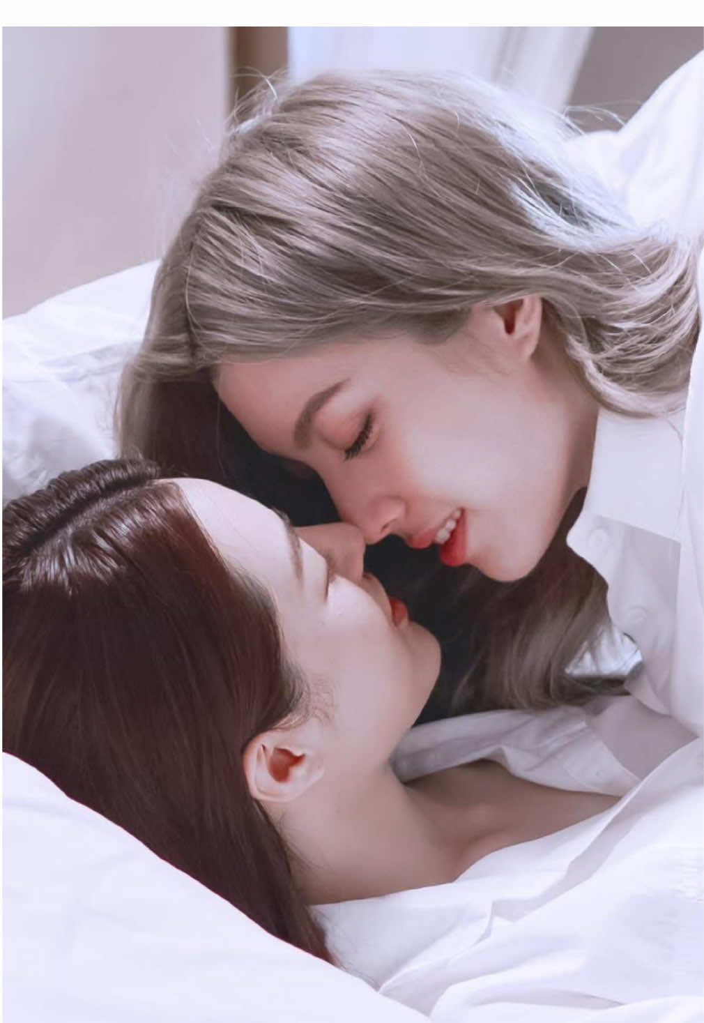 Có một sự ngọt ngào của LingLingOrm trong năm mới Countdown 2025 💋💋🥰🥰🤩🤩#Idolgrilslove🏳️‍🌈 #linglingkwong #ormkornnaphat #lingorm #viralvideo #thesecretofus #onlyyoutheseries #follow #lgbt🏳️‍🌈 #newyear2025 #xuhuongtiktok 