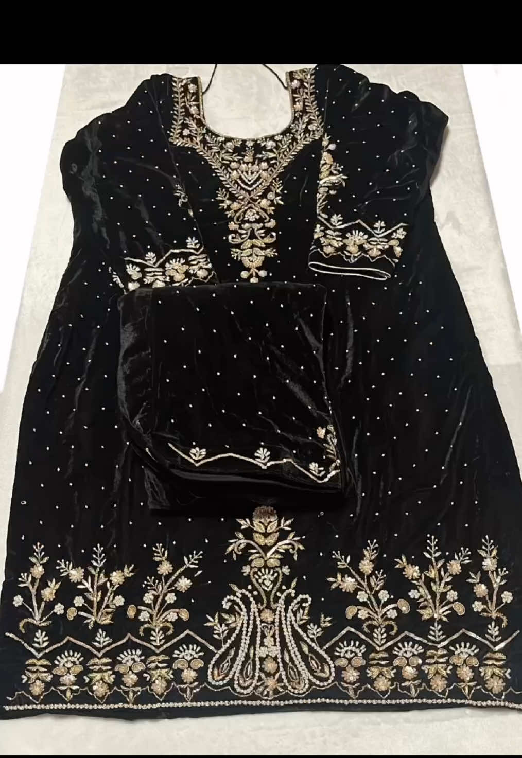 #foryoupage #2025 #foryou #clothing #punjabisong #punjabifashion #viraltiktok #fashion #trending #fyp #indianoutfits 