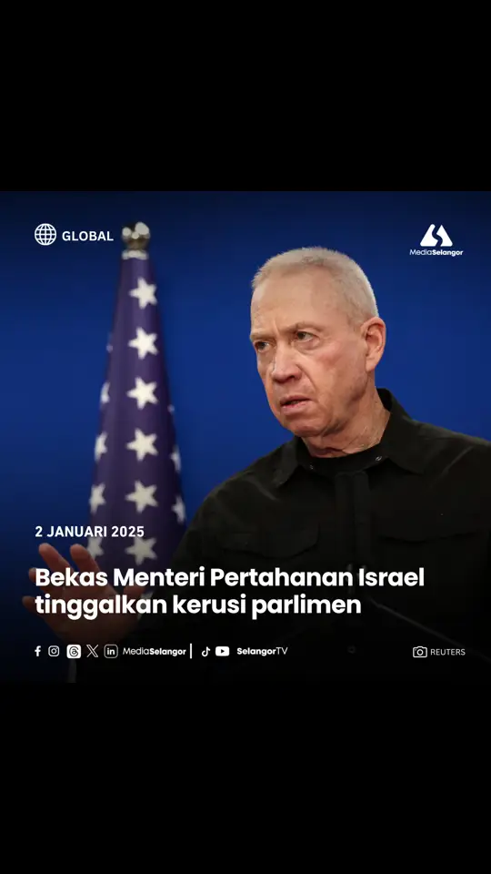 Bekas Menteri Pertahanan Israel, Yoav Gallant, yang dipecat pada November lalu selepas memimpin kempen ketenteraan di Gaza selama lebih setahun, mengumumkan peletakan jawatannya daripada Parlimen. “Saya akan menyerahkan surat peletakan jawatan saya kepada Speaker Knesset.”  Beberapa minit kemudian, pejabatnya mengesahkan penyerahan tersebut dengan gambar rasmi sebagai bukti.   Perdana Menteri Benjamin Netanyahu, yang memecat Gallant, mengaitkan tindakan itu dengan perbezaan pandangan antara mereka, termasuk isu kontroversi seperti pengecualian lelaki Yahudi ultra-Ortodoks (Haredim) daripada perkhidmatan tentera.   Gallant, yang lantang menyokong perkhidmatan tentera sama rata untuk semua, menegaskan bahawa isu ini adalah keutamaan keselamatan negara.  “Demi memastikan keperluan IDF dan keselamatan Israel, saya bertegas menuntut keadilan dalam perkhidmatan tentera, walaupun ia menyebabkan pemecatan saya,” katanya.   Pertikaian antara Gallant dan Netanyahu turut melibatkan pendekatan perang di Gaza selepas serangan Hamas pada Oktober 2023. Gallant menekankan bahawa diatelah menetapkan haluan yang memungkinkan kemenangan ketenteraan Israel terhadap musuh dalam perang tersebut. Peletakan jawatan ini mengakhiri lebih setahun penglibatannya sebagai Menteri Pertahanan, namun Gallant menegaskan beliau akan terus berjuang demi kepentingan Israel walaupun di luar kerajaan.   Sumber: Berita Harian #MediaSelangor  (Penafian: Kandungan ini disediakan untuk tujuan maklumat sahaja dan tidak bertujuan untuk menyebarkan kebencian, propaganda, atau menjejaskan sensitiviti mana-mana pihak. Semua fakta yang dinyatakan adalah berdasarkan laporan media yang telah disahkan, dan pandangan yang dinyatakan tidak mewakili pendirian penulis terhadap mana-mana individu, organisasi, atau entiti. Sila rujuk sumber asal untuk konteks penuh.)