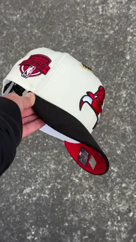 #fyp #tiktokfinds #tiktokviral #tiktokfinds #foryoupage #neweracap #cap #nbacap 