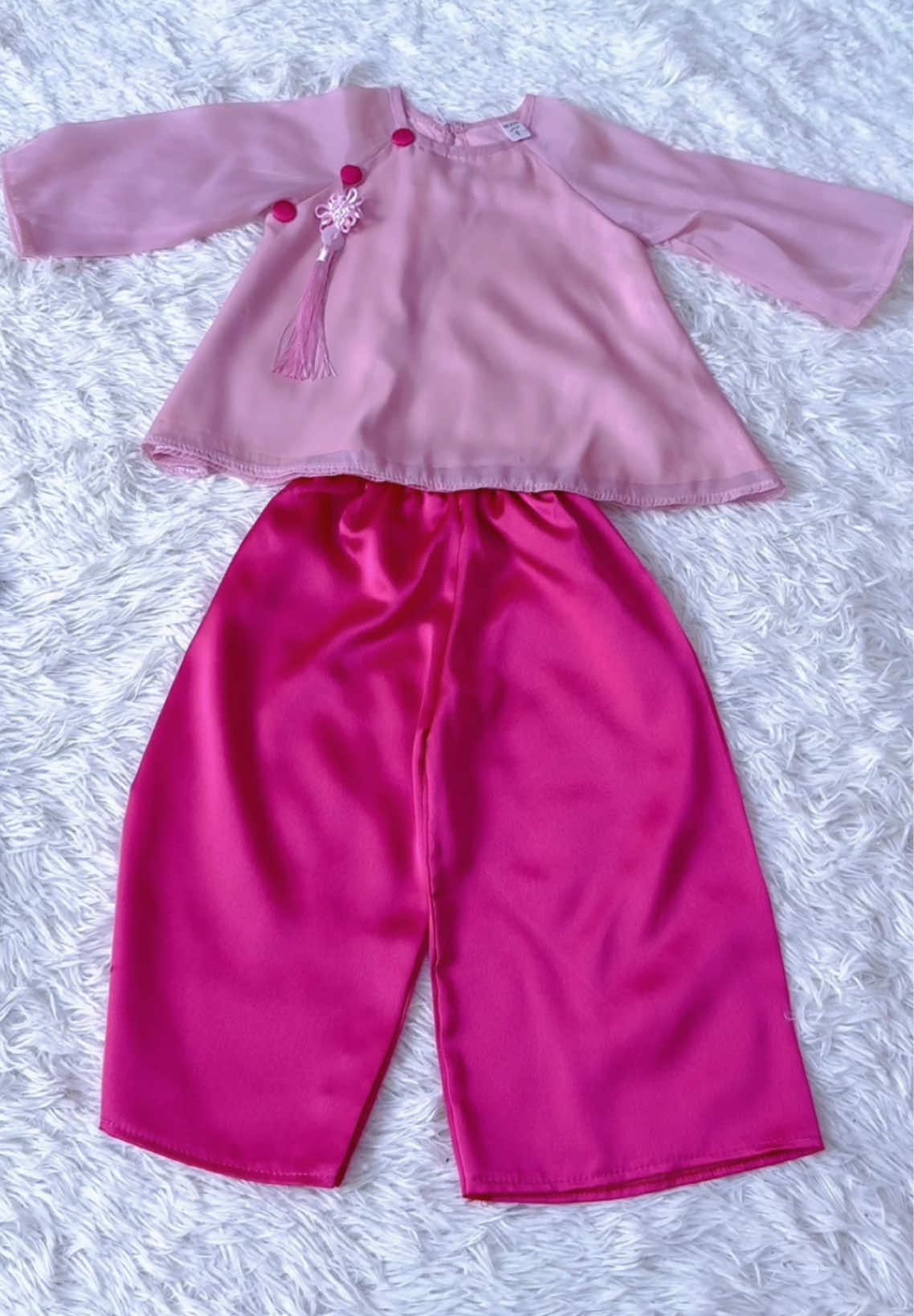 Set bộ áo dài cách tân cho bé gái#aodaichobe #aodaitetchobe #setaodaicachtan #aodaicachtanbegai #mevabe #quanaotreem #thoitrangtreem #tet #xuhuong 