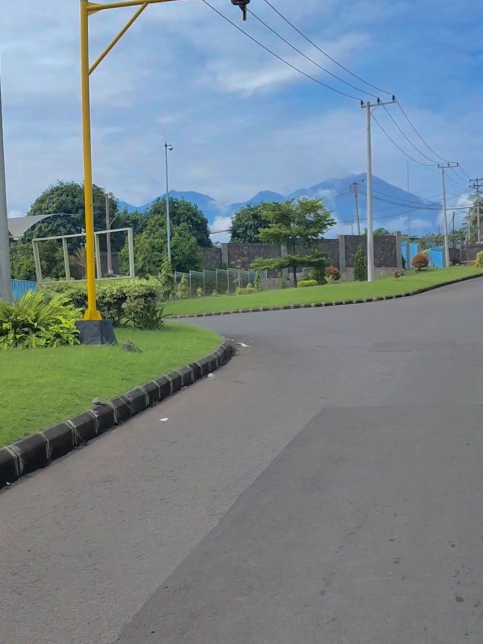 Trawas lewat gudang garam viewnya gak ada obeng #CapCut #fyp #hits #trawas #gartenhutte 