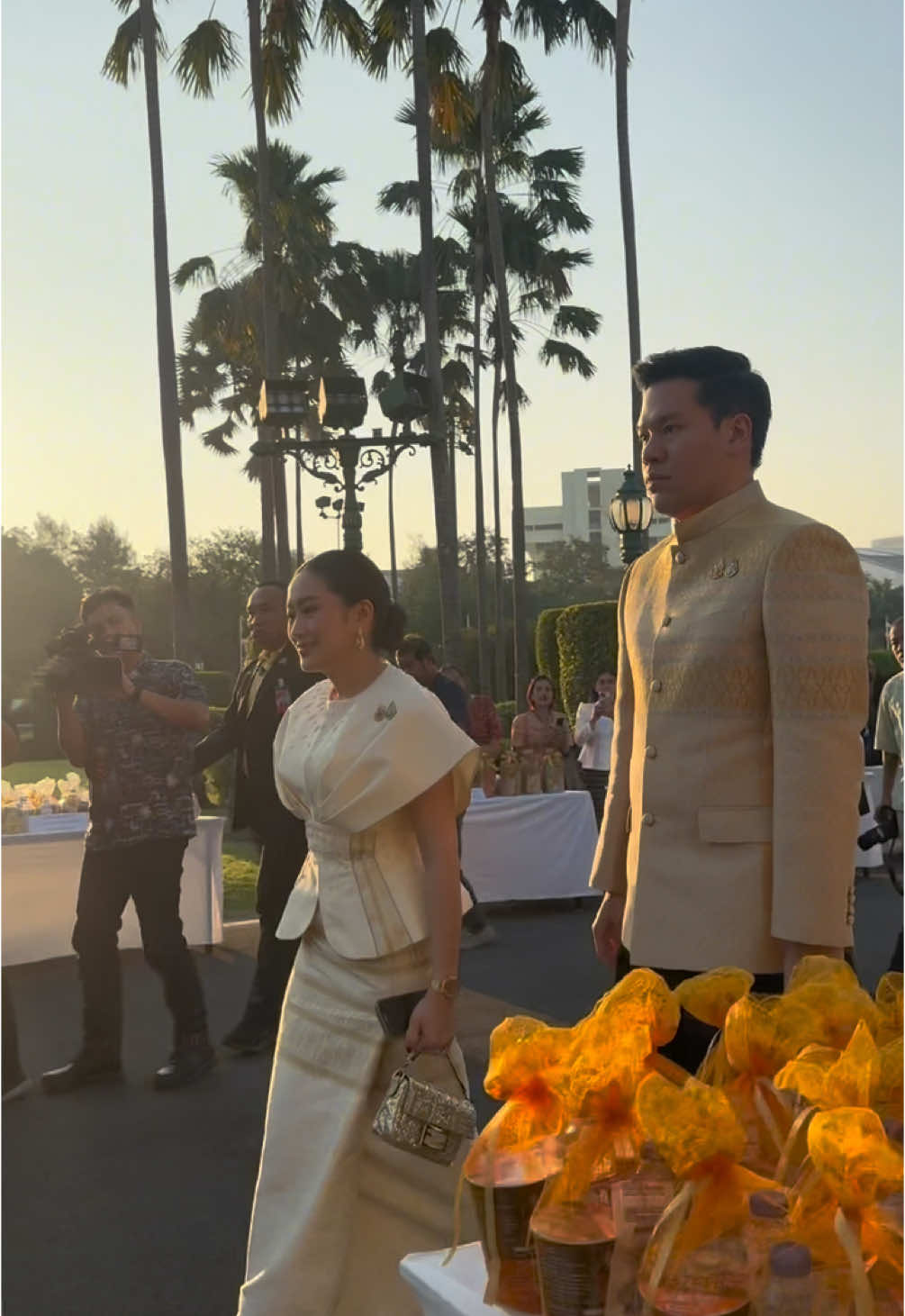 นายกฯพร้อมคู่สมรสทำบุญในวันขึ้นปีใหม่ ที่ทำเนียบรัฐบาล #แพทองธารชินวัตร #พรรคเพื่อไทย #นายกรัฐมนตรี #ปีใหม่ #สวัสดีปีใหม่ #ปอปิฎกสุขสวัสดิ์ 