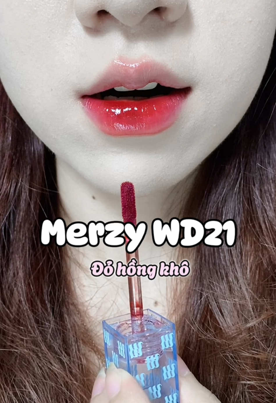 Son thạch bóng MERZY Dew Tint màu WD21 - Đỏ hồng khô 🫧🎀 #goclamdep #reviewson #lipstick #lipgloss #lipsticktutorial #swatchson #lolimeo 