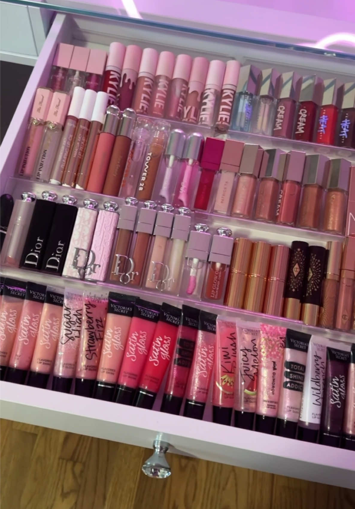 Lipgloss collection 🎀 #makeup #vanitymakeup #makeupvanity #lipgloss #lipcombo #lipoil 