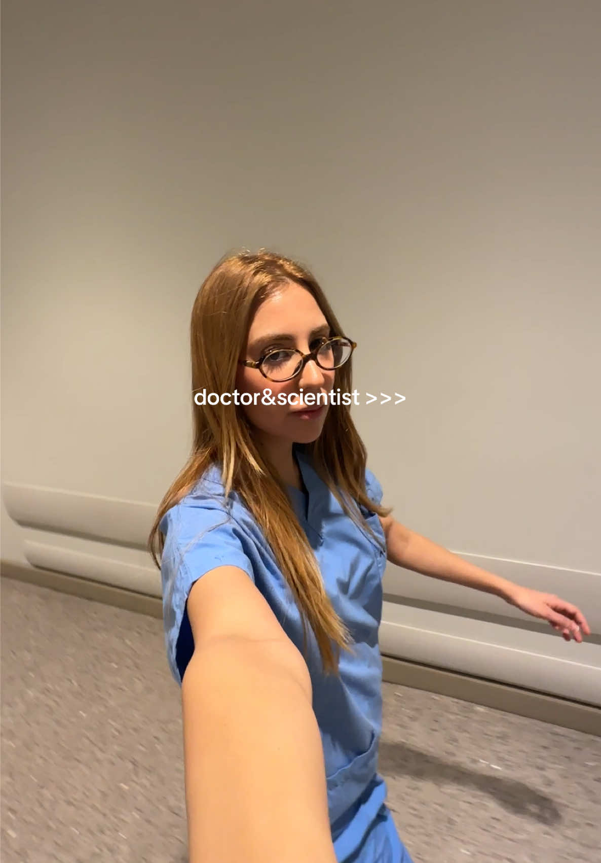 dream come true 🔂 #femalesurgeon #scientist #femaledoctor #womaninmedicine #surgeon #surgerytok 